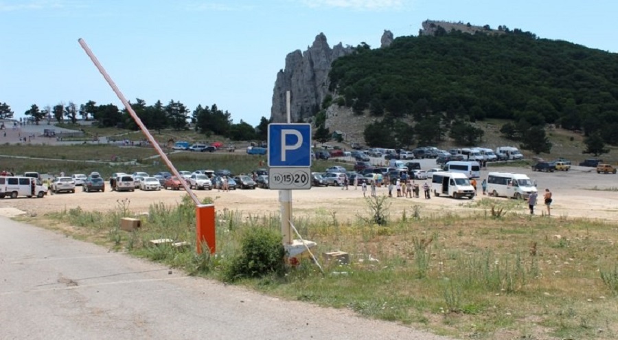 parkovka ai petri yalta 24