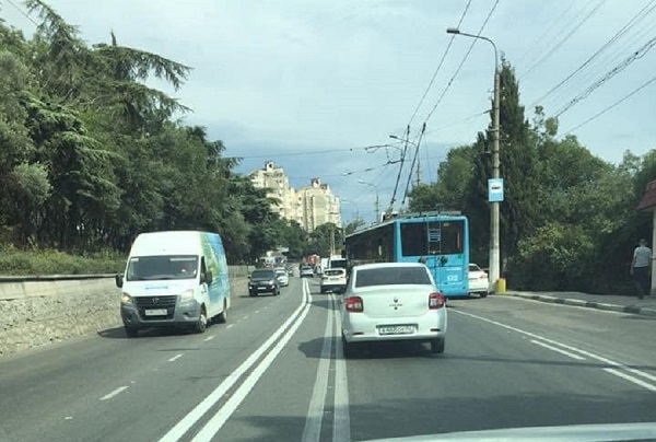 Разметка на дороге в Ялте