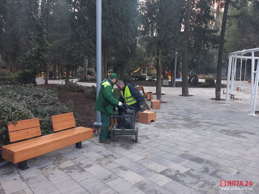 pionerskiy park yalta 24pionerskiy park4