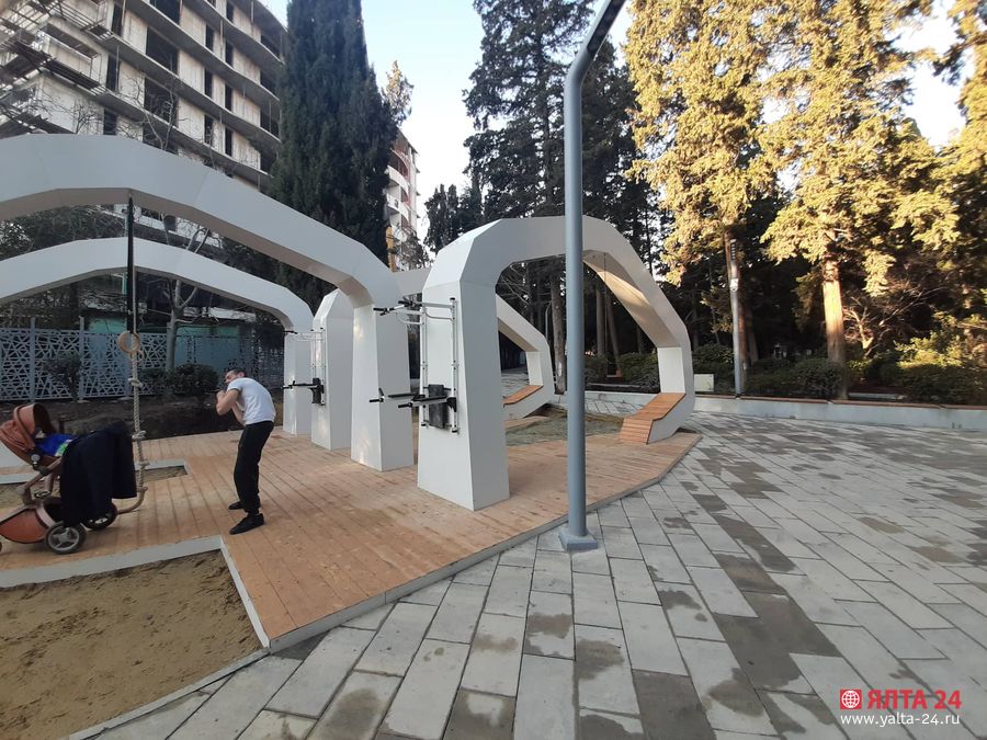 pionerskiy park yalta 24pionerskiy park5