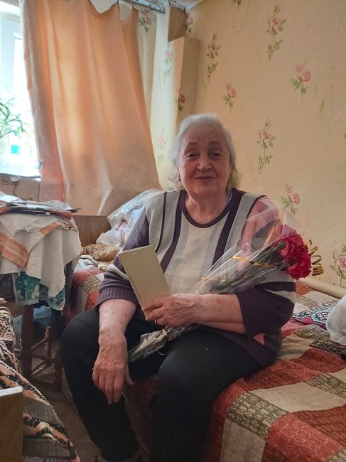 Уважаемых ялтинцев поздравили с юбилеями 2 posdra