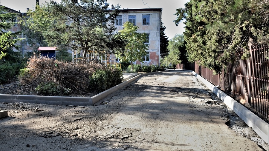 Ремонт дороги в Ялте