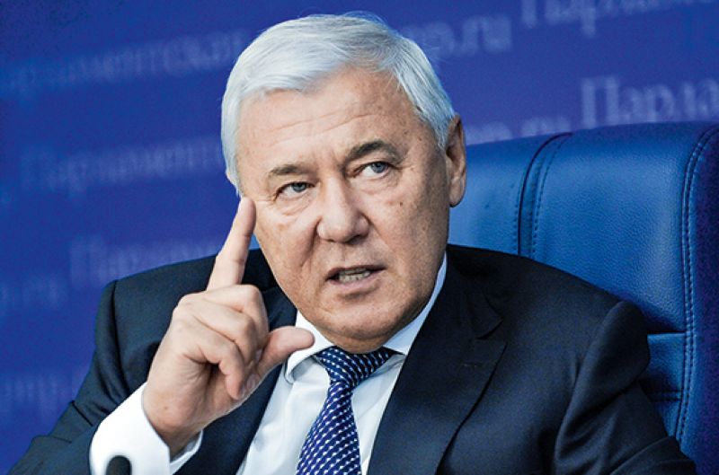 АНАТОЛИЙ АКСАКОВ.