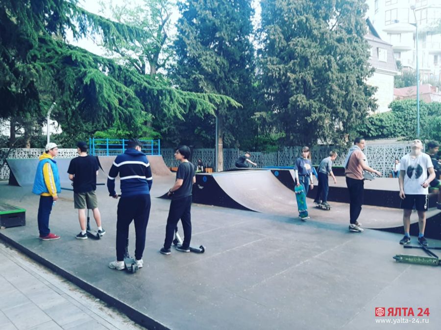 skeyt ploshadka1 yalta 24