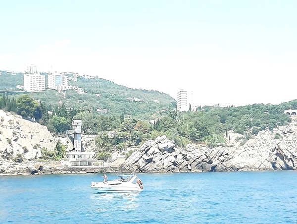 Море в Ялте
