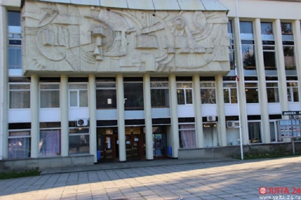 Глава Ялты призвала владельцев зданий и земли подавать документы на регистрацию своего имущества 