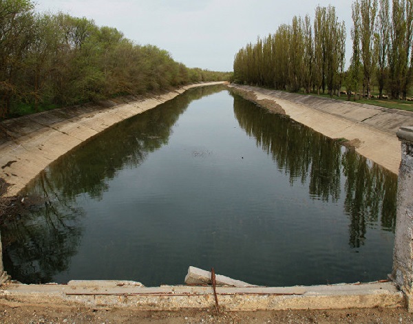 В Северо-Крымский канал начала поступать вода из Днепра