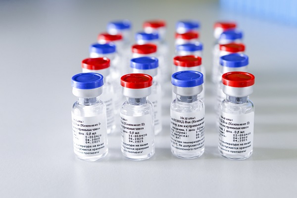 Мишустин поручил вакцинировать не менее 80% населения России