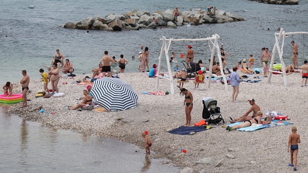 Запрет на купание в Ялте остается на 16 пляжах - список