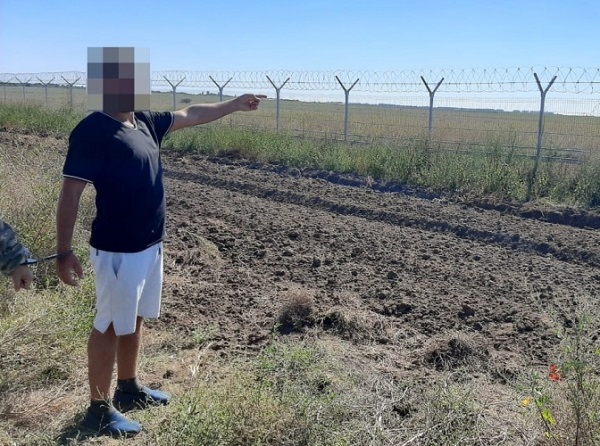 Одессит с палаткой и без документов пытался пробраться в Крым