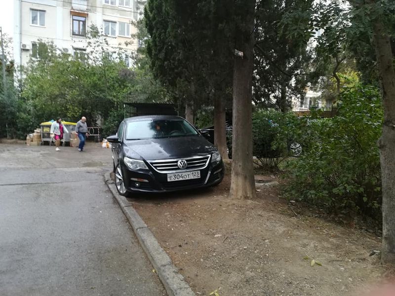 245154617 10224429618663169 6997199604385458239 n parkovka gazon