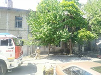 В Ялте горела бывшая пищевкусовая фабрика