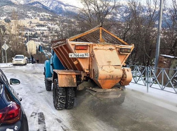 Уборка снега в Ялте