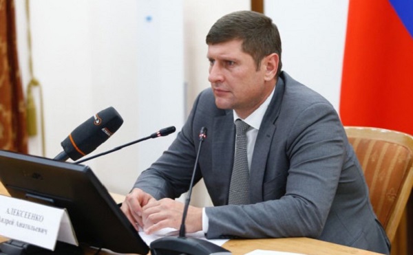 Подозреваемый во взяточничестве глава Краснодара после обысков вернулся к работе
