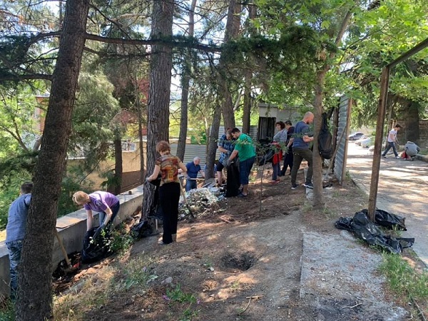 Ялтинцев власти приглашают на очередной субботник