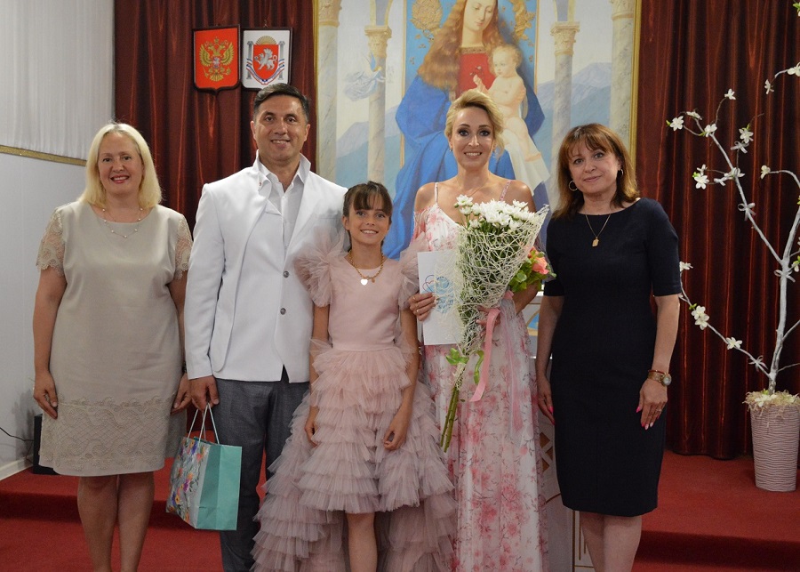 semya piter zags yalti