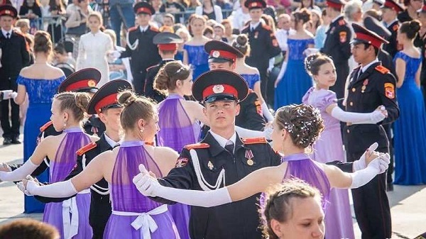 День России отметят в Ялте, в программе - кадетский бал, концерты, выставки и др.