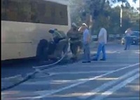 На трассе в районе ялтиyского поселка загорелся автобус