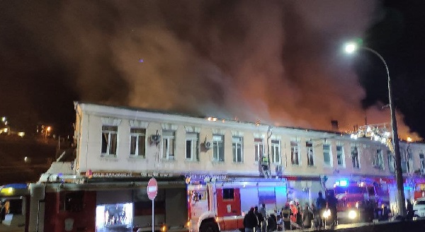 Пожар в доме в центре Ялты: предварительно пострадало 25 квартир