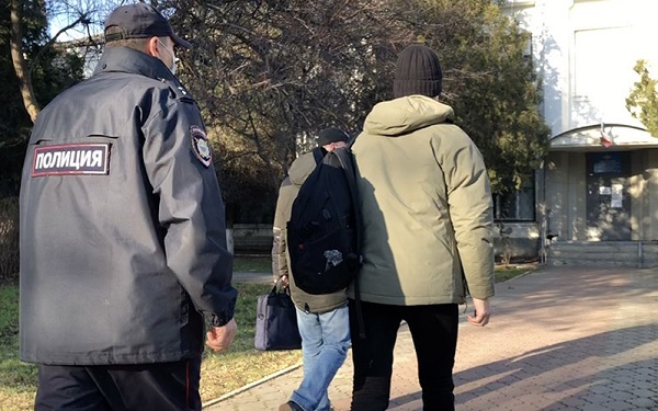В Керчи подросток сообщил об атаке на школу, решается вопрос о возбуждении дела по ч.2 ст. 207 УК РФ
