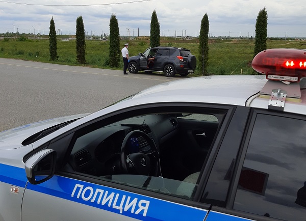 В Ростовской области за взятки задержаны 10 сотрудников ГИБДД