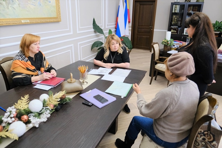 Павленко лично разберется с нареканиями ялтинцев по благоустройству дворов