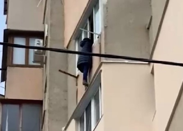 Полицейские спасли ялтинку от необдуманного поступка