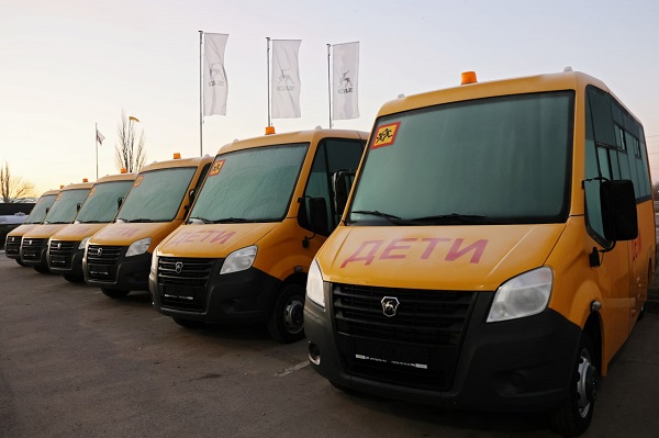 Муниципалитеты Крыма получили 55 новых школьных автобусов