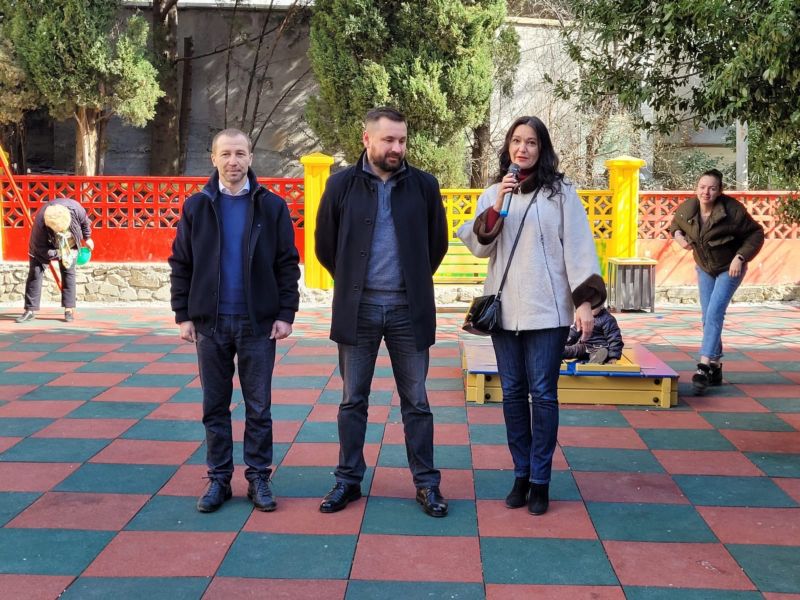 В Ялтинском регионе открыли новые детские площадки 4 ploshadka