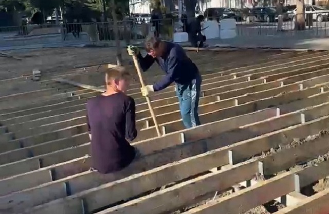На Советской площади в Ялте установят "чудо качели"
