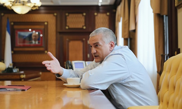 Аксенов прокомментировал визит Путина в штаб на херсонском направлении и в ЛНР