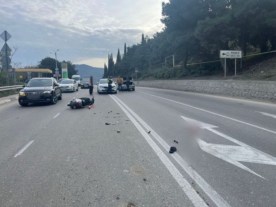 dtp moped avto policiya