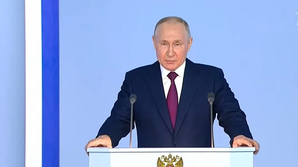 Путин предложил вернуться к традиционной модели подготовки специалистов