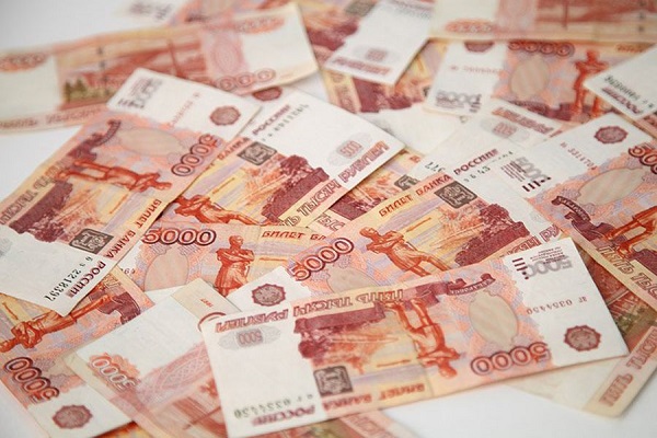 Власти РФ планируют за три года получить в бюджет 570 млрд от налога на богатых