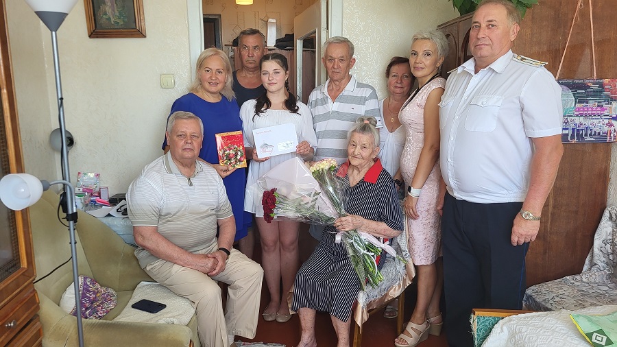 pozdravlenie yaltinki 100 let
