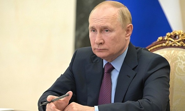 Путин в субботу выступит с видеообращением к россиянам