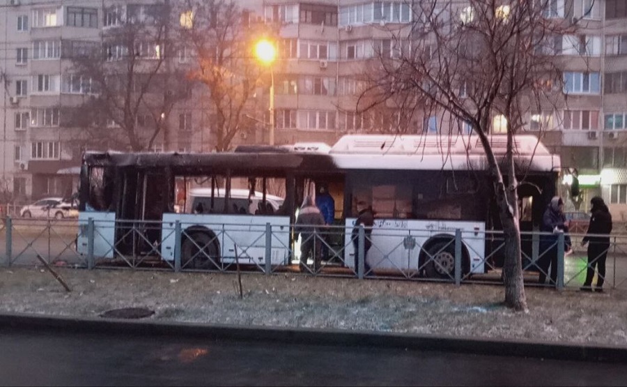 avtobus zagorelsya 300123