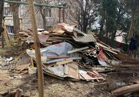 Коммунальщики вывезли с улицы Подвойского в Гурзуфе 12 тонн мусора и различного хлама
