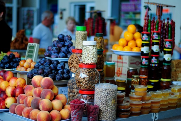 Ялтинские власти посетили продуктовый рынок